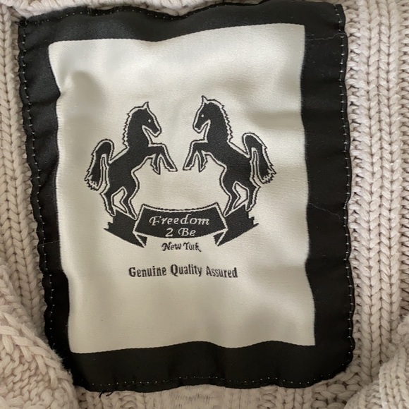 Freedom 2 Be cable knit front Button sweater L - Picture 3 of 6